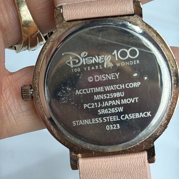 (Z4)Disney YEARS OF WONDER
Mickey Mouse 100th Anniversary Rose GoldWatch Limited main image 9